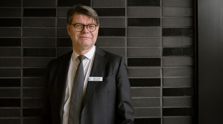 Sjukhusdirektör Björn Zoëga i kostym