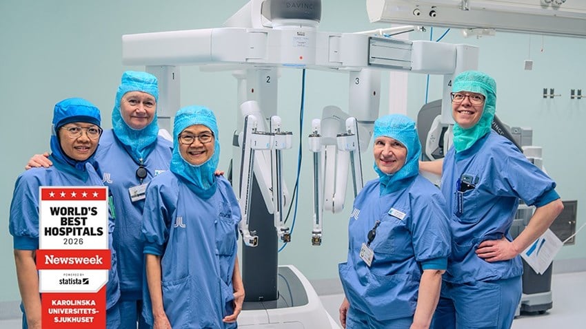 kvinnor i operationskläder