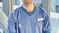Alberto Falk Delgado sektionschef på plastikkirurgen