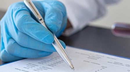 Linjal och papper som visar behovet av verktyg inom kliniska studier