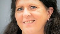 Porträtt Eva Jolly