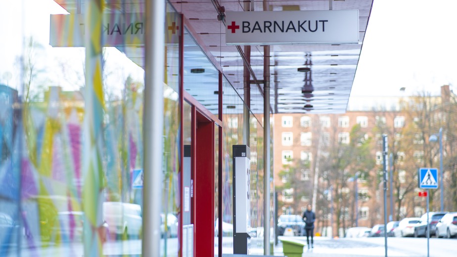 Entrén till barnakuten i Solna,