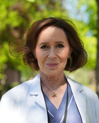 Utomhusporträtt på Angelica Lindén Hirschberg