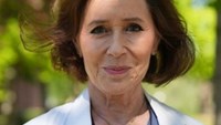 Utomhusporträtt på Angelica Lindén Hirschberg