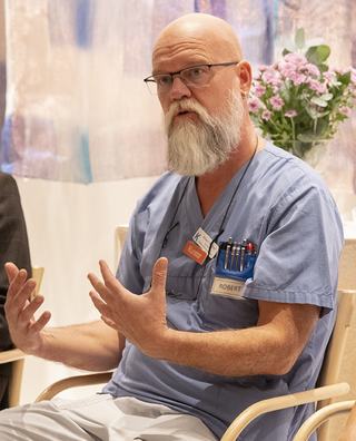 Robert Kavhed, kurator vid Astrid Lindgrens barnsjukhus, Karolinska Universitetssjukhuset och främst aktiv på ECMO samt BIVA.
