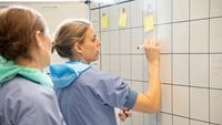 Sjukhusmedarbetare övar i katastrofmedicinsk beredskap
