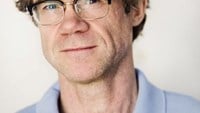 Porträttfoto på läkaren Lars Lund
